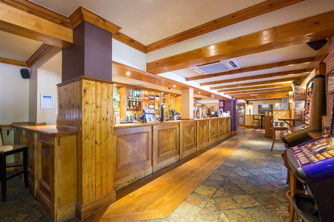 Premier Inn Bournemouth East Exteriör bild